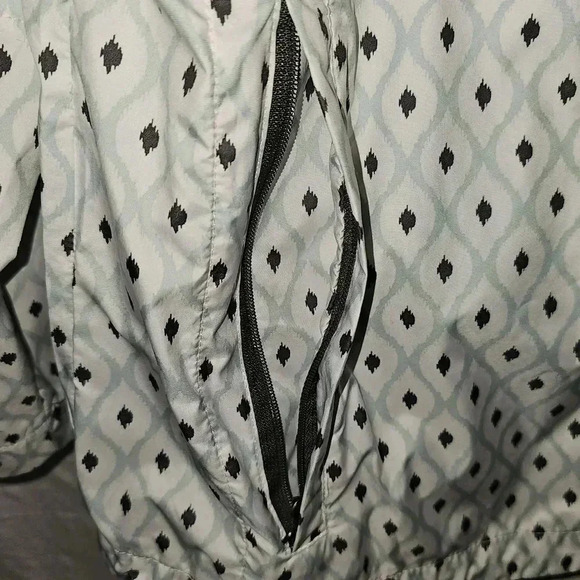 Peter Millar Womens Element E4 Windbreaker Golf Sz Medium - Picture 9 of 15